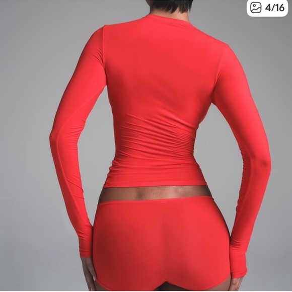 SKIMS NWT Fits Everybody Long Sleeved Tee - Cherry - Picture 3 of 5